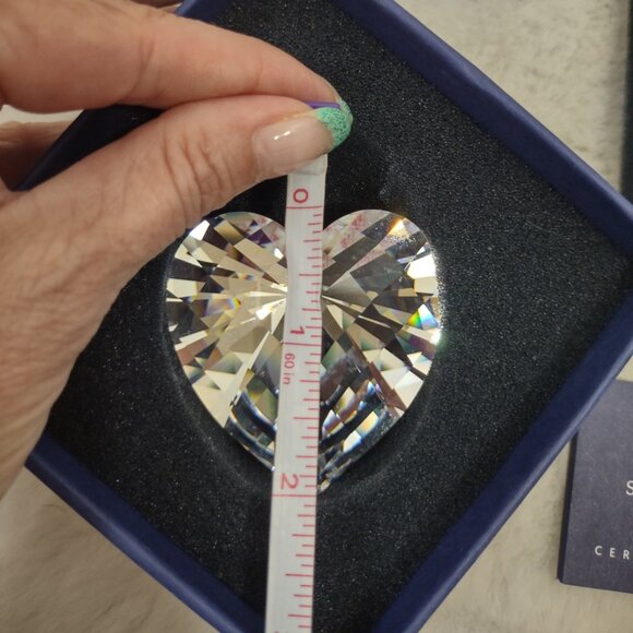 SWAROVSKI Heart Crystal In Box - Picture 4 of 7